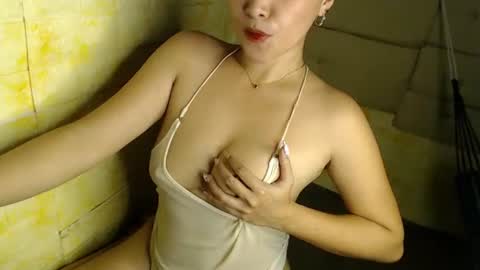 Snapshot of sexypinaymiya chatting on March 6, 2025, 5:24 am Miyah online show from March 6, 2025, 5:24 am