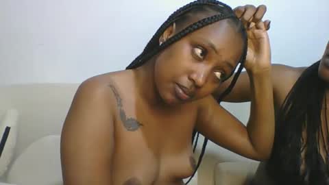 Snapshot of sexyriri22 chatting on December 2, 2025, 10:05 pm sexyriri22 online show from December 2, 2025, 10:05 pm