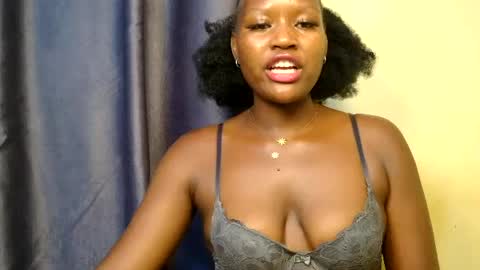 Snapshot of sexyroznnah chatting on June 21, 2026, 1:57 pm sexyroznnah online show from June 21, 2026, 1:57 pm