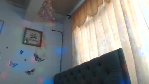 Snapshot of sexysafiravenus chatting on September 15, 2025, 5:46 pm Venus Independent Model online show from September 15, 2025, 5:46 pm