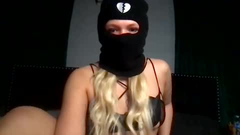 serena  online show from December 3, 2025, 10:30 pm