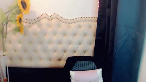 Snapshot of sexyshinixx chatting on September 10, 2025, 1:55 pm sexyshinixx online show from September 10, 2025, 1:55 pm