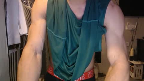 sexystrongcum online show from February 27, 2026, 4:34 am