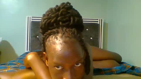 VIVIAN online show from March 4, 2025, 5:34 pm