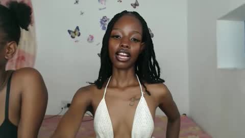 sexyzuriel online show from April 14, 2026, 9:48 am