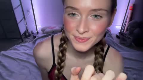 shadebabe online show from November 28, 2025, 8:50 am