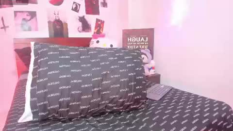 Snapshot of shadow_queen666 chatting on August 9, 2026, 3:23 am shadow_queen666 online show from August 9, 2026, 3:23 am