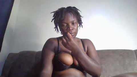 Snapshot of shadowsweet34 chatting on April 2, 2026, 5:05 am val online show from April 2, 2026, 5:05 am