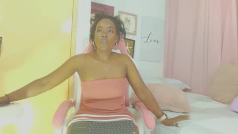 Snapshot of shaira___ chatting on December 7, 2024, 12:52 am Shaira online show from December 7, 2024, 12:52 am