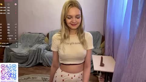 Snapshot of shalaschrantz chatting on June 9, 2026, 5:19 am Emily online show from June 9, 2026, 5:19 am