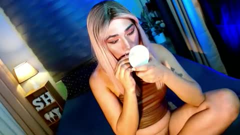 Snapshot of shane_hugexx chatting on December 3, 2025, 6:39 pm MISS SHANE online show from December 3, 2025, 6:39 pm