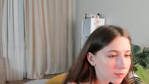 me name is Mia online show from March 5, 2026, 7:10 pm