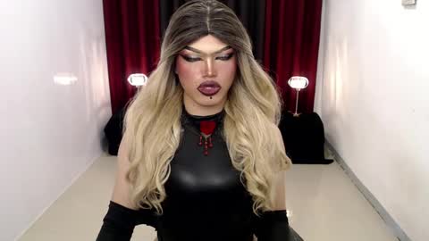 Snapshot of shanex01 chatting on December 6, 2024, 10:49 am Shane X online show from December 6, 2024, 10:49 am