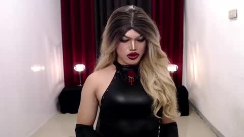 Snapshot of shanex01 chatting on December 8, 2024, 3:24 pm Shane X online show from December 8, 2024, 3:24 pm