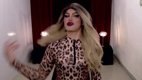 Snapshot of shanex01 chatting on December 13, 2024, 10:51 am Shane X online show from December 13, 2024, 10:51 am