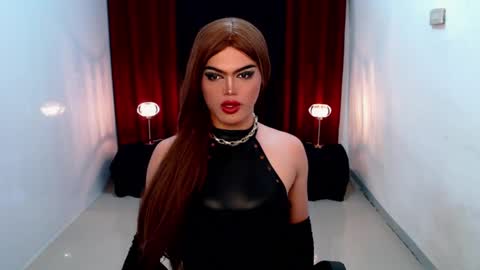 Snapshot of shanex01 chatting on December 17, 2024, 3:17 pm Shane X online show from December 17, 2024, 3:17 pm