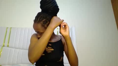 shanizz online show from February 18, 2025, 7:52 pm