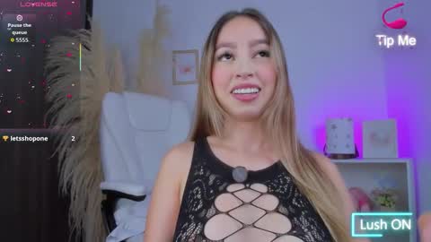 Snapshot of shannel_moss__ chatting on October 16, 2025, 11:50 pm   online show from October 16, 2025, 11:50 pm