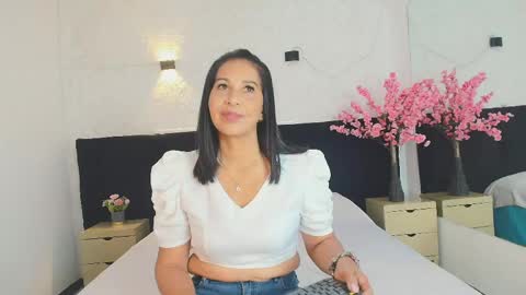  Shanon  online show from April 13, 2026, 7:08 pm