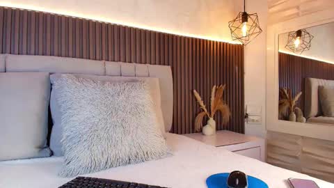 SHANON online show from December 21, 2025, 11:06 am