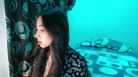 shantal_101 online show from December 2, 2025, 3:45 am