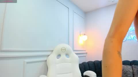 Shantal online show from November 6, 2025, 3:51 am