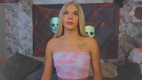 Shantal Jones online show from October 25, 2025, 12:56 pm