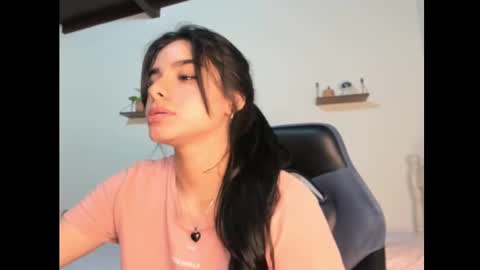 Snapshot of shara_jones chatting on December 14, 2024, 5:51 am Sara online show from December 14, 2024, 5:51 am