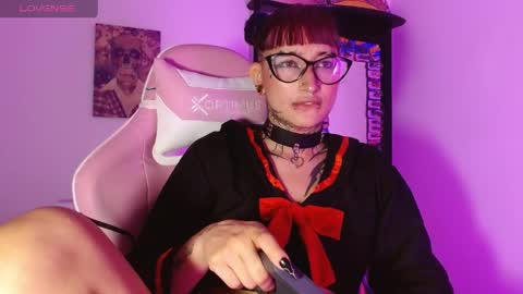 sharaross1 online show from April 18, 2026, 2:59 am