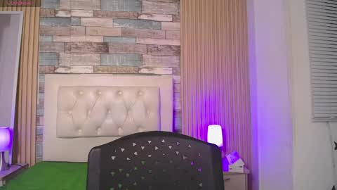 Snapshot of sharlot_hs chatting on June 5, 2026, 6:52 am Sharlot online show from June 5, 2026, 6:52 am
