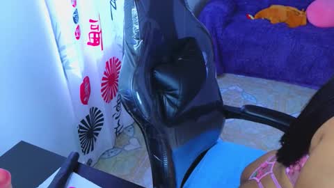 Snapshot of sharlott_pamela chatting on October 31, 2025, 2:40 pm Pamela online show from October 31, 2025, 2:40 pm