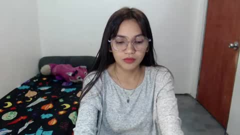 Snapshot of sharminex chatting on July 6, 2026, 12:13 pm sharminex online show from July 6, 2026, 12:13 pm