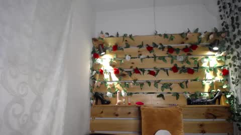 Snapshot of sharol_heart_ chatting on February 25, 2025, 3:31 am Sharol online show from February 25, 2025, 3:31 am