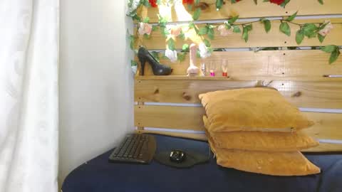 Snapshot of sharol_heart_ chatting on March 5, 2025, 7:05 am Sharol online show from March 5, 2025, 7:05 am