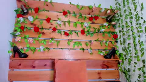 Snapshot of sharol_heart_ chatting on September 15, 2025, 3:39 am Sharol online show from September 15, 2025, 3:39 am