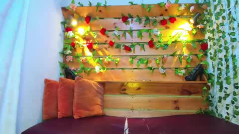 Snapshot of sharol_heart_ chatting on September 18, 2025, 3:41 am Sharol online show from September 18, 2025, 3:41 am