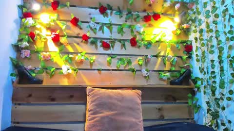 Snapshot of sharol_heart_ chatting on September 19, 2025, 3:41 am Sharol online show from September 19, 2025, 3:41 am