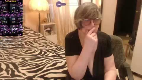Snapshot of sharon_amore chatting on June 19, 2026, 9:13 am Helena online show from June 19, 2026, 9:13 am
