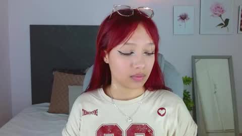 sharon_rosse__ online show from October 1, 2025, 2:34 pm