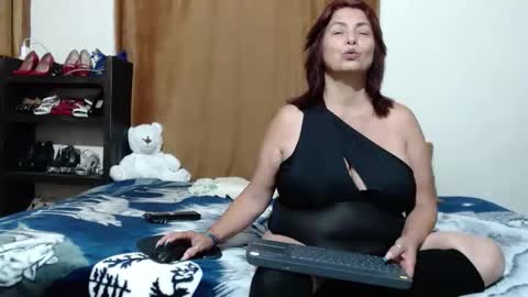 Snapshot of sharon_stonne_66 chatting on October 16, 2025, 11:55 am S H A R O N  online show from October 16, 2025, 11:55 am