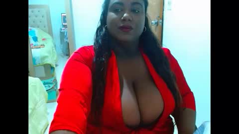 sharonevans1 online show from November 18, 2025, 4:39 am