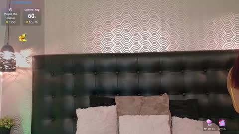 Snapshot of sharonevanss chatting on February 25, 2026, 8:18 pm Sharon online show from February 25, 2026, 8:18 pm