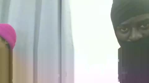 Snapshot of sharonmina chatting on November 9, 2025, 10:19 pm Freaky Nasty Couples online show from November 9, 2025, 10:19 pm