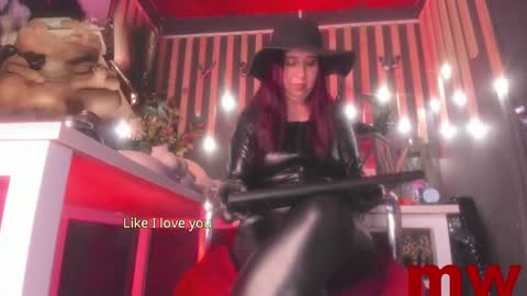 Snapshot of sharoon_gold chatting on March 11, 2025, 3:16 am Your mistress Sharon  online show from March 11, 2025, 3:16 am