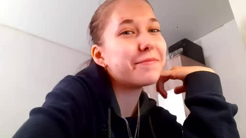 Annette online show from April 21, 2026, 8:09 am