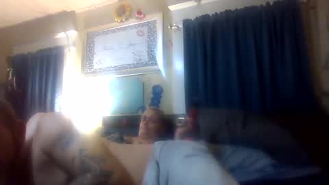 Snapshot of shawnandjenn chatting on December 2, 2024, 10:39 am ShawnandJenn online show from December 2, 2024, 10:39 am