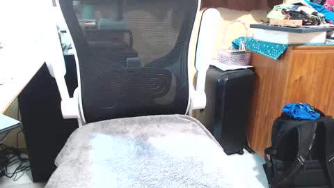 Snapshot of shawntl chatting on December 27, 2024, 10:05 pm Shawn online show from December 27, 2024, 10:05 pm