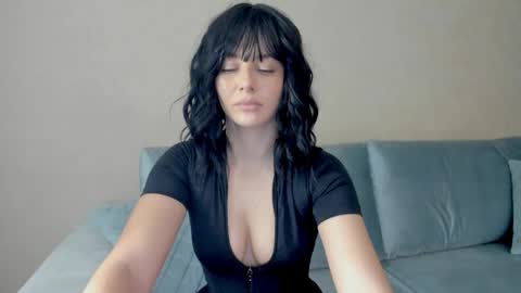 Sue online show from December 22, 2025, 7:55 pm