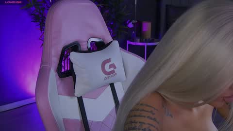 shayblonde online show from December 31, 2024, 2:51 am