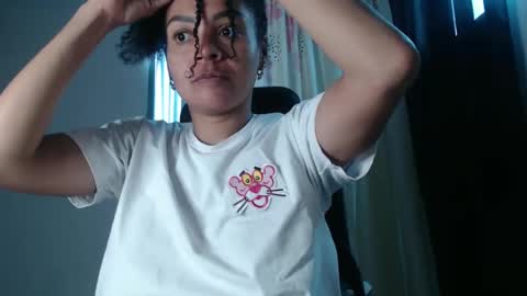 Snapshot of shayna_cute chatting on December 23, 2024, 2:17 pm Shayna online show from December 23, 2024, 2:17 pm